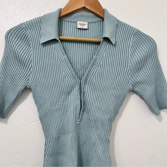 Abercrombie & Fitch Hook and Eye Bodysuit Short  Sleeve Collar Rib Knit Blue S - Picture 2 of 5